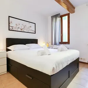 Primopiano - Colonne 18 , Milán Italia