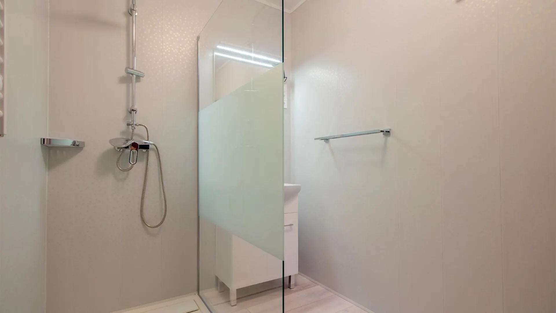 Dob Apartment With Ac Budapest 0*,  Hungary