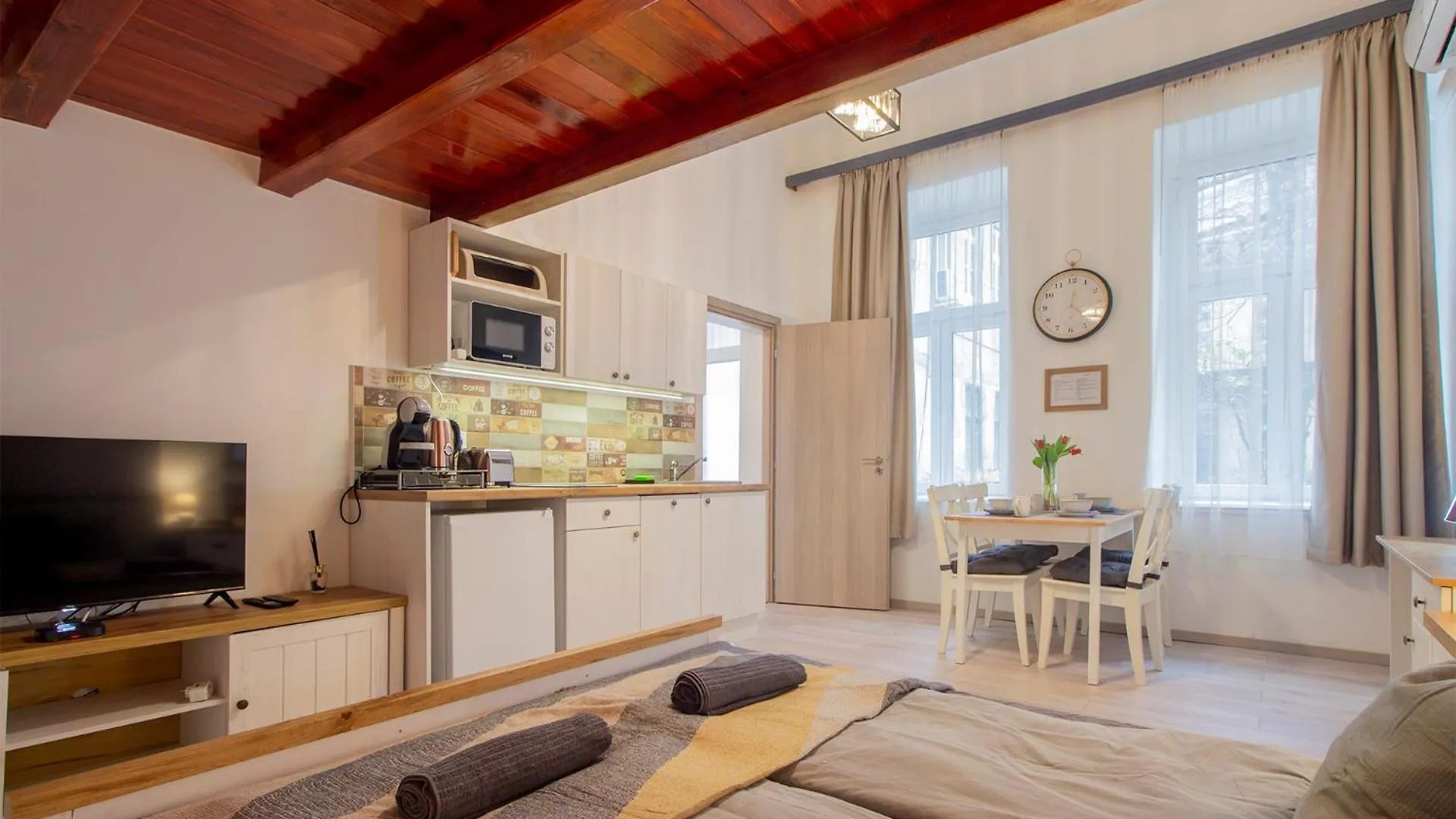 Dob Apartment With Ac Budapest